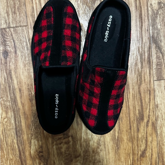 Ladies size 6M Easy Spirit Traveltime red plaid mules slip on - Picture 5 of 6